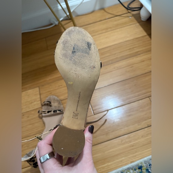 INC Womens cheetah heels - Picture 4 of 4